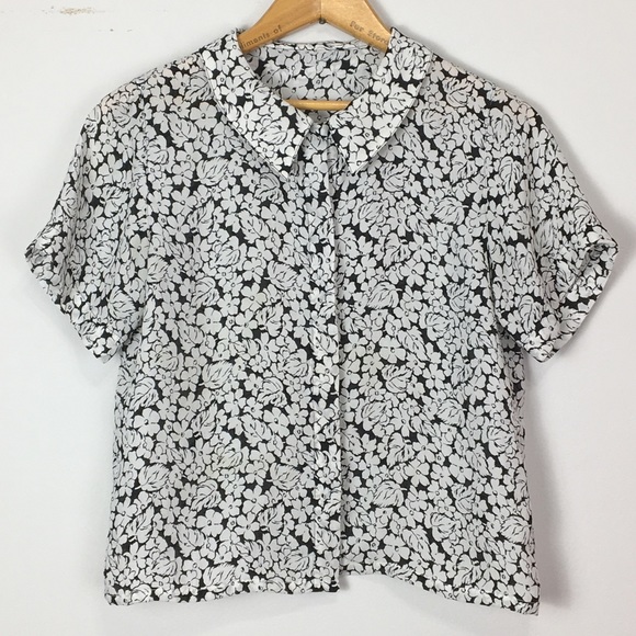 Vintage Tops - Vintage Woodward’s Short Sleeved Blouse Peter Pan